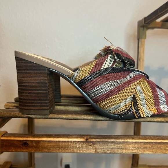 Nine West NWByron 7M Gently Used color block Sandals - Picture 12 of 12
